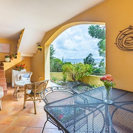 Aetos Home With Shared Swimming Pool - Porto Pino Hill Экстерьер фото
